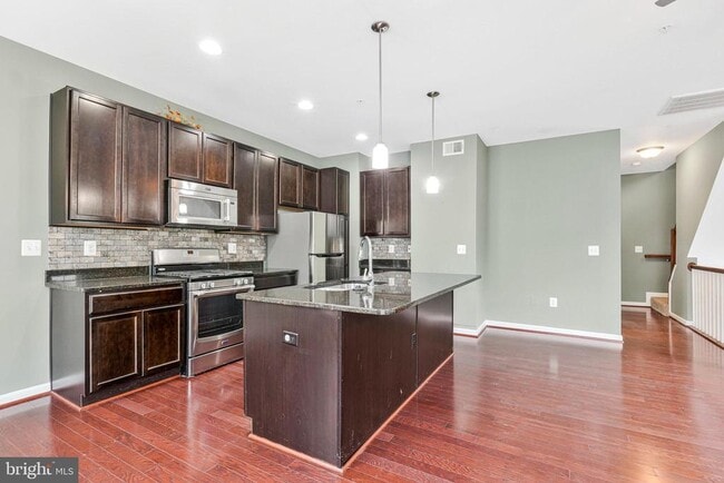 Building Photo - 59 Steeplechase Dr