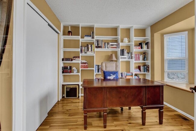 Foto del edificio - 7650 Conifer Dr