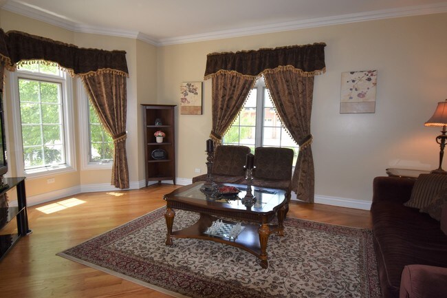 Building Photo - 7232 Roxbury Ct