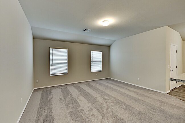 Foto del edificio - Very Nice 3 Bedroom 2 Bath Home in Yukon Schools