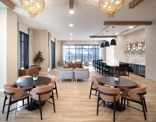 Building Photo - The William