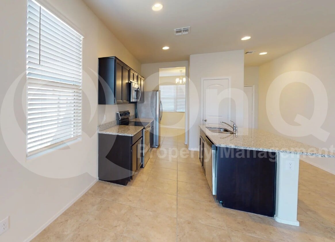 Building Photo - 17916 N Pietra Dr