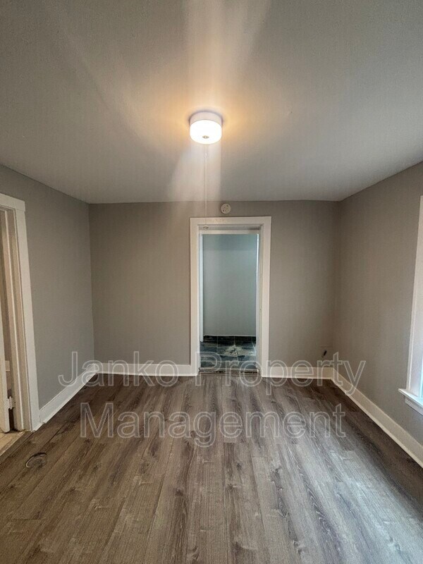 Foto del edificio - 5208 S Kenneth Ave