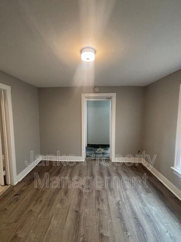 Building Photo - 5208 S Kenneth Ave