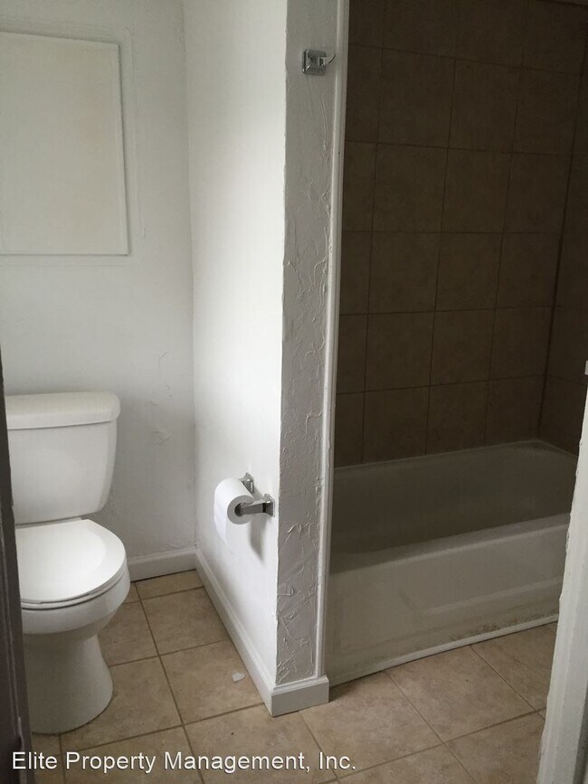 Foto del edificio - 4 br, 1 bath House - 325 S. Queen St.