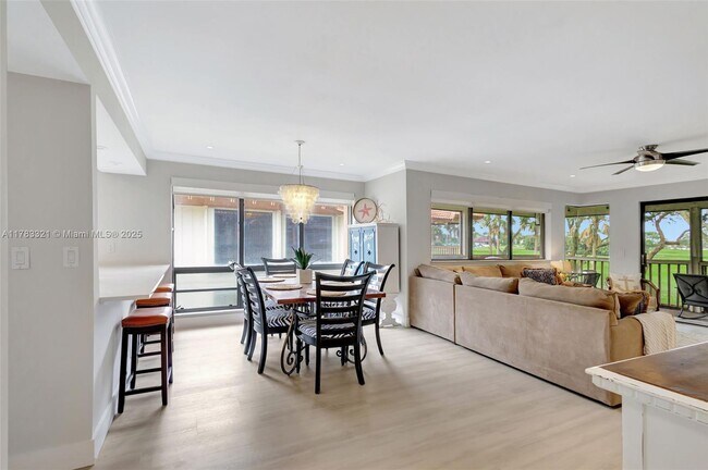 Building Photo - 438 Brackenwood Ln S