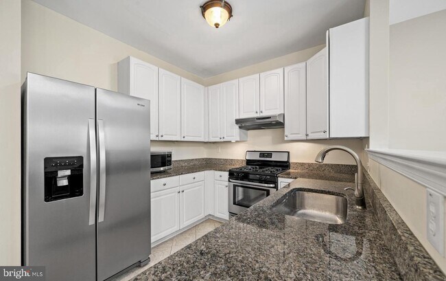 Foto del edificio - 4618 Old Oak Rd