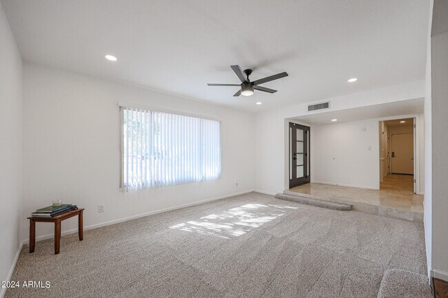 Building Photo - 3332 W Crocus Dr