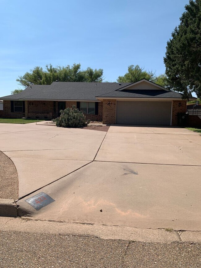 Building Photo - 421 Diamondhead Dr