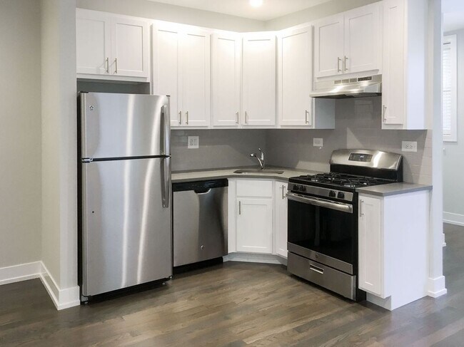 Foto del edificio - 4951 N Oakley Ave