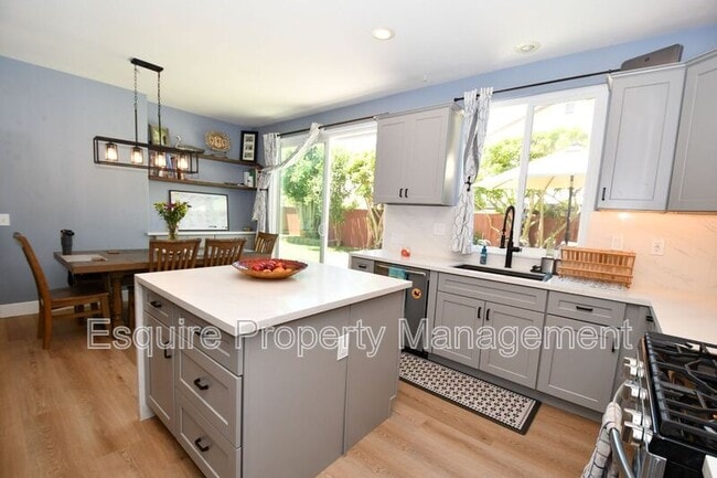 Building Photo - 817 Navigator Way