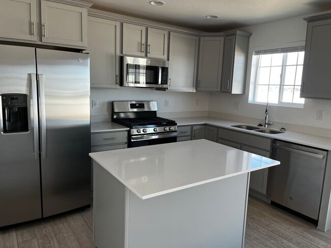 Foto del edificio - GET $500 OFF THE FIRST MONTHS RENT!!!!