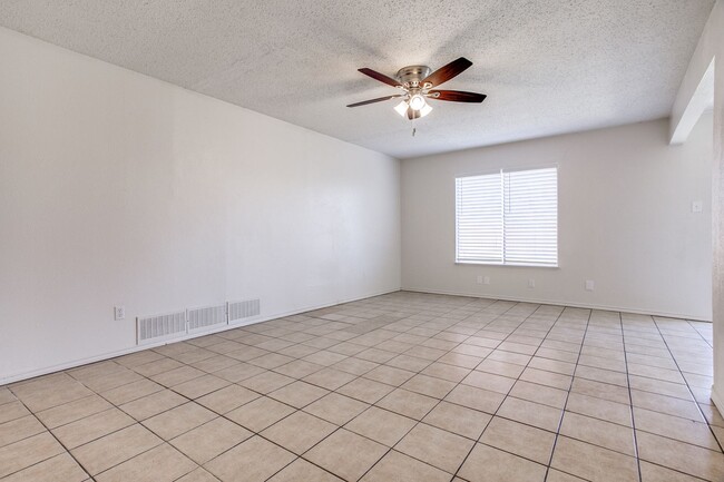 Building Photo - Bright and Functional 4-Bedroom Home with ...
