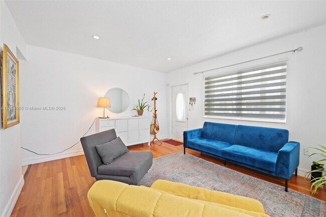 Foto del edificio - 1701 N Treasure Dr