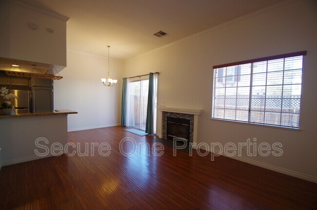 Foto del edificio - 235 Hill Ranch Dr