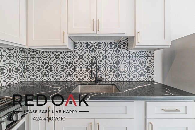 Building Photo - 535 S Gramercy Pl