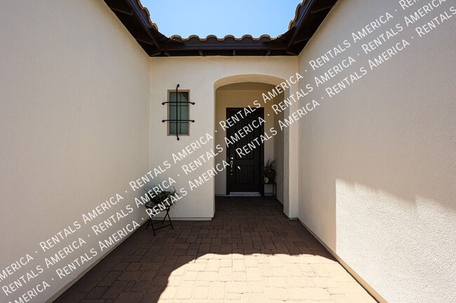 Building Photo - 3325 E Coconino Dr
