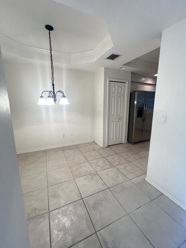 Foto del edificio - 1785 Four Mile Cove Pkwy
