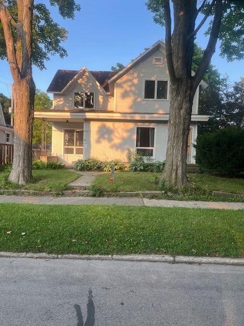 Building Photo - 208 N Oak St