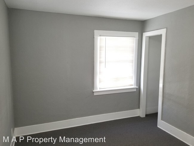 Building Photo - 7042 Bright Ave