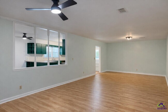 Foto del edificio - 1739 Houston Lake Rd