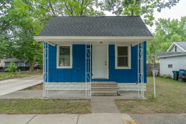Building Photo - 419 E Forest Ave