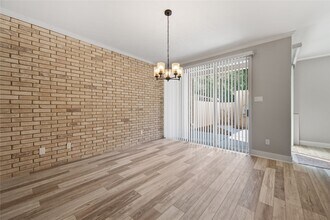 Building Photo - 2113 Lake Village Dr