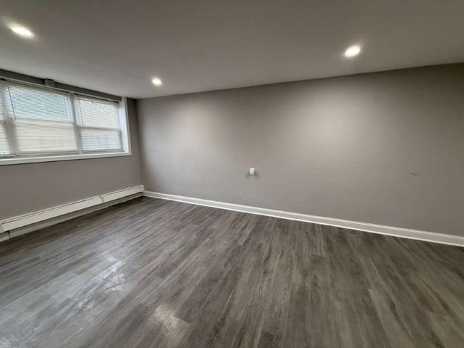 Building Photo - 147 Cleveland St