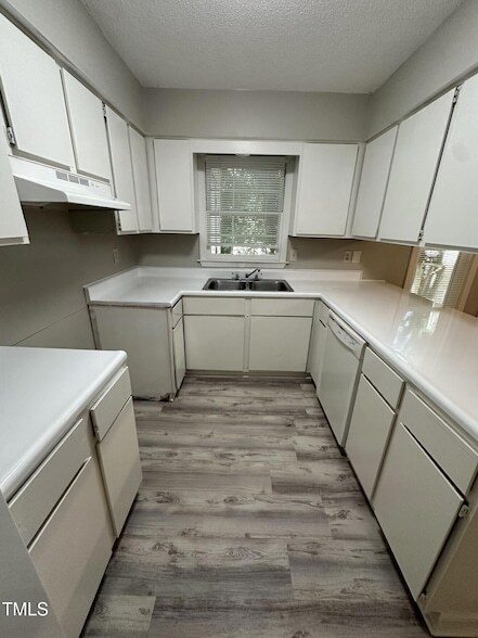 Building Photo - 925 Hearthridge Ct