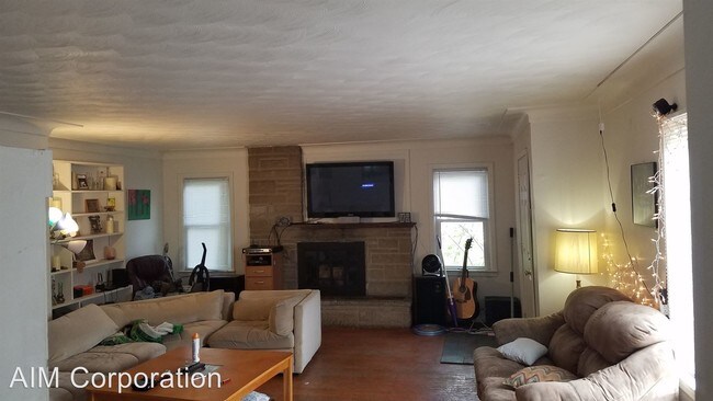 Building Photo - 4 br, 2 bath House - 3040 W Michigan Ave