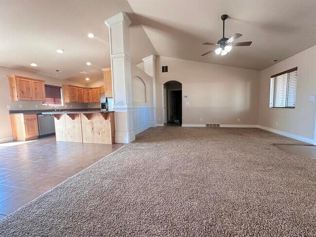 Building Photo - 517 N 2650 W