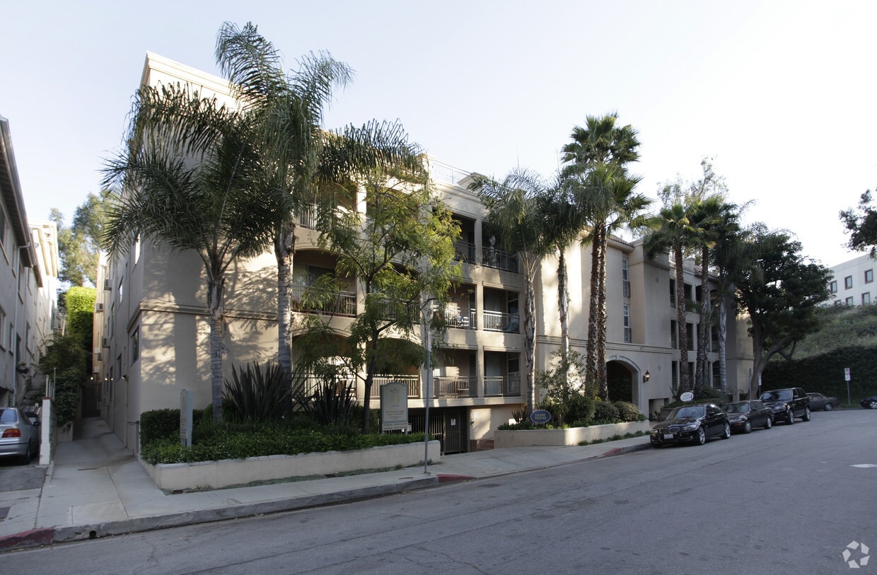 The Brentwood Tuscany Apartments 11611 Chenault St Los Angeles, CA