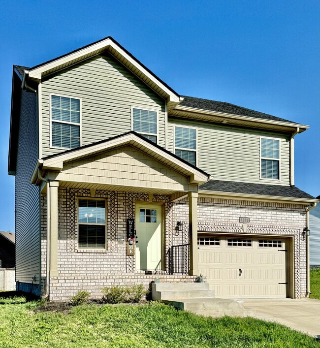 Building Photo - For Rent: Modern 3 Bed, 2.5 Bath Home on S...