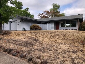 Building Photo - 395 E 41st Ave