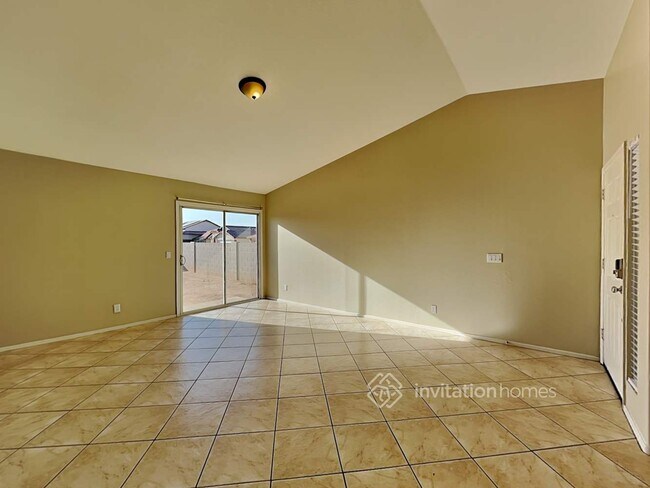 Building Photo - 5302 S 28th Ave
