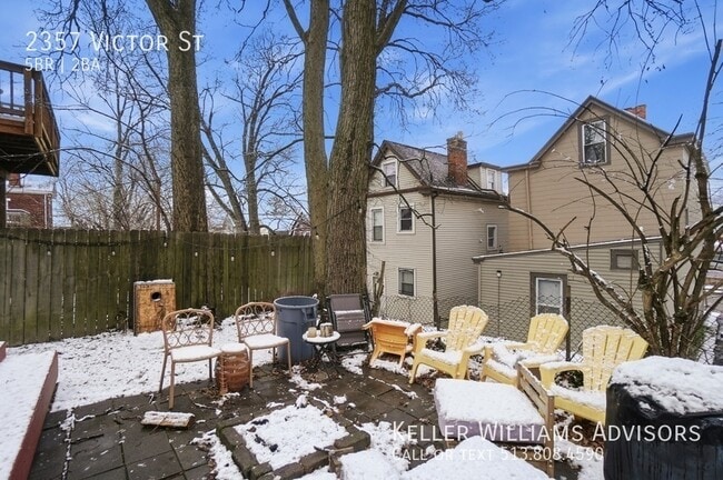 Photo - 2357 Victor St House