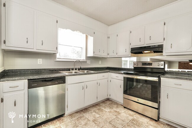 Foto del edificio - 3716 Kingsgate Dr