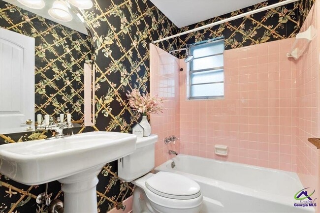 Foto del edificio - 201 Marvin Blvd