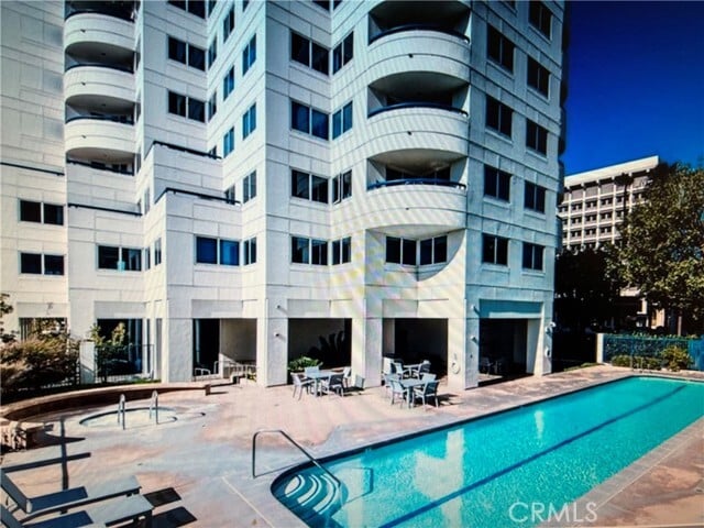 Building Photo - 525 E Seaside Way