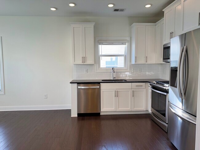 Foto del edificio - 1747 Stone Hedge Dr NW