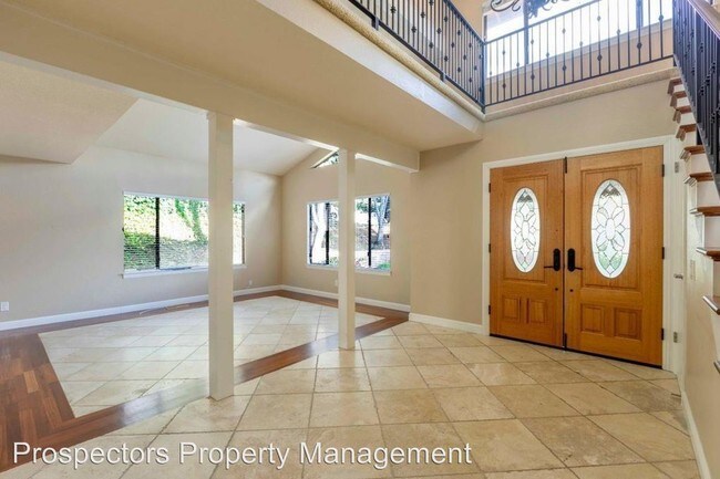 Building Photo - 5 br, 3 bath House - 2875 Vista Del Valle