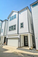 Building Photo - 426 Sikes St