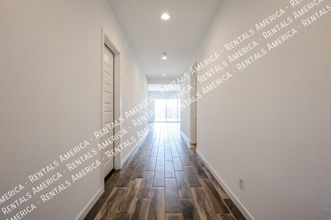 Building Photo - 23075 E Lords Wy