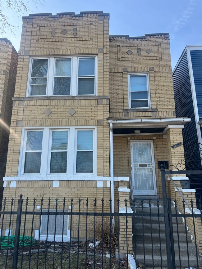 Building Photo - 6736 S Wood St