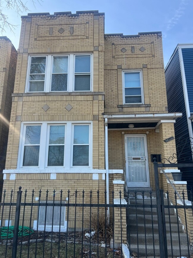 Building Photo - 6736 S Wood St