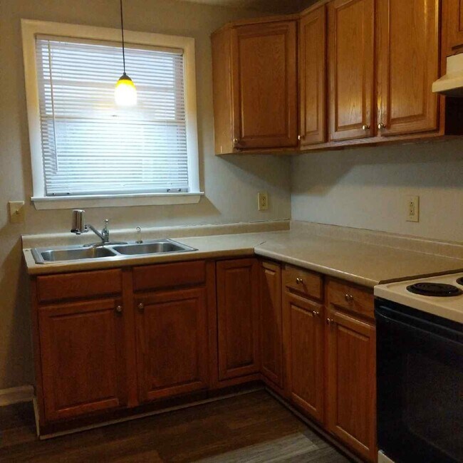 Foto del edificio - 725 Devon Ln