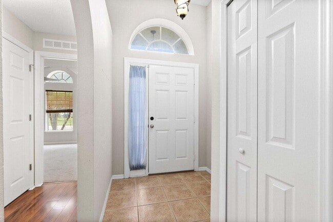 Building Photo - 5149 NW Wisk Fern Cir