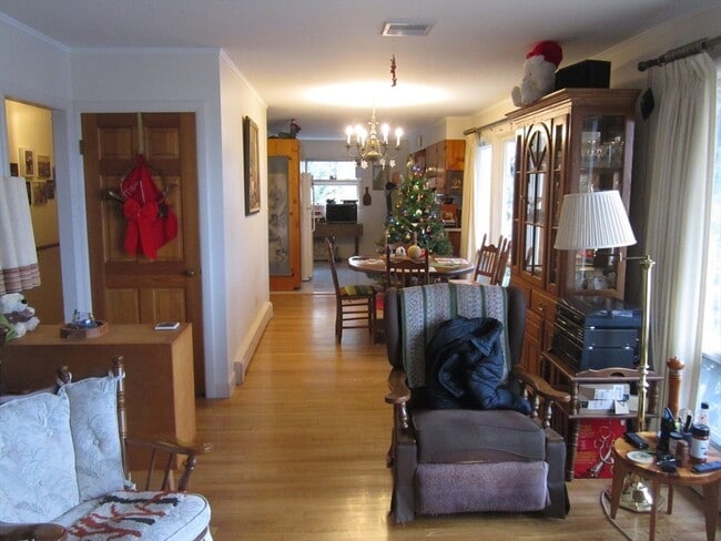 Building Photo - 83 Hesperus Ave