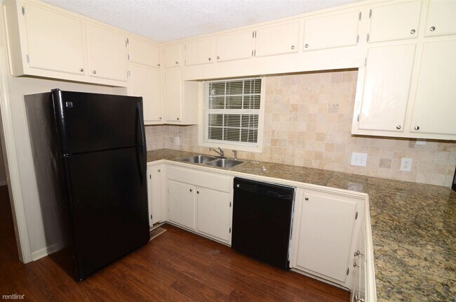 Foto del edificio - 5 br, 3.5 bath House - 5824 WINDERMERE CT