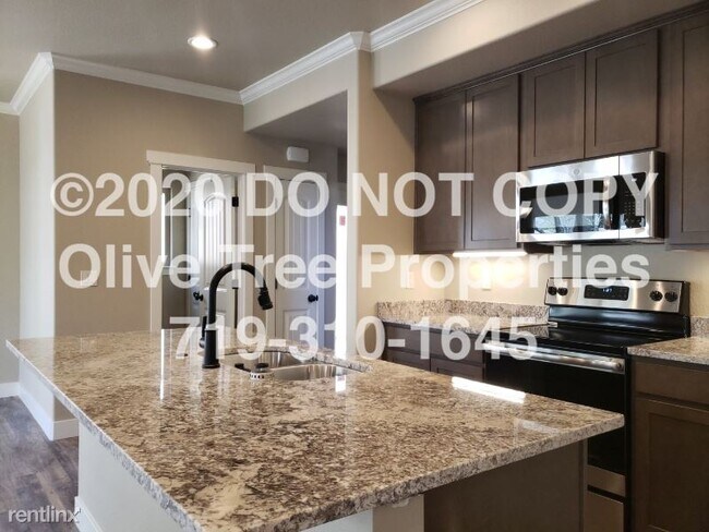 Building Photo - 4 br, 3.5 bath House - 827 Redemption Pt